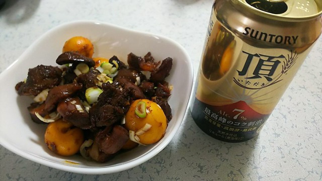 鶏もつ煮と缶ビール