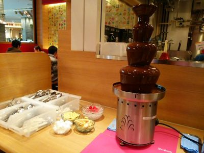 ららぽーと富士見スィーツパラダイスケーキのチョコタワー